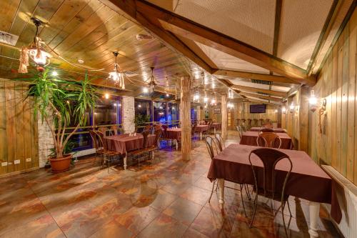 Restaurant, Slovyanka Hotel in Slavs'ke