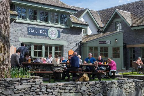 Oak Tree Inn