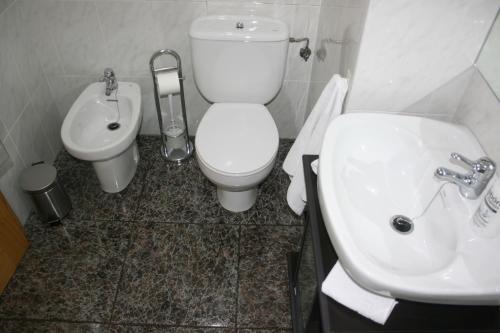 Bathroom, Esera Dos Catedrales in Villanova
