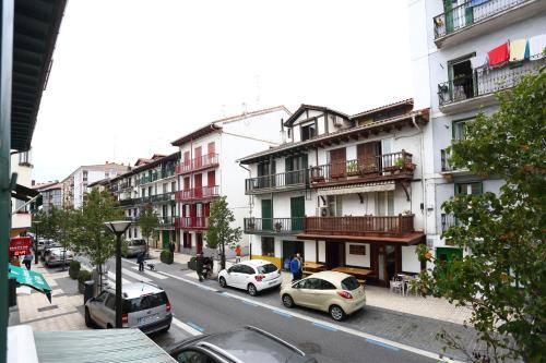 razgled, Martintxo by Smiling Rentals in Arrantzale Auzoa