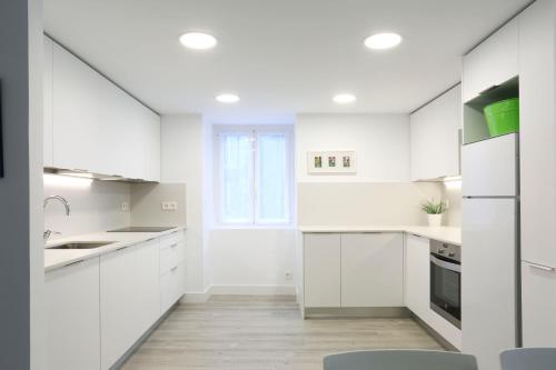 kuhinja, Martintxo by Smiling Rentals in Arrantzale Auzoa