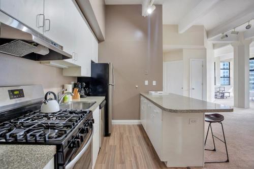 SUNNY 3BR/2BA APT **MIN TO NYC** - main image