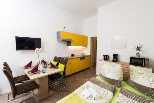 Apartments Villa Luna - image 2
