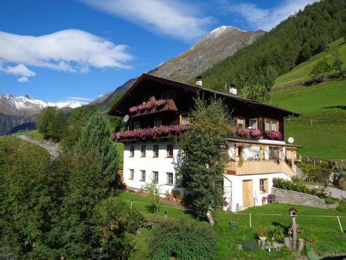 Ferienwohnung Angstingerhof - Hotel - Prägraten am Großvenediger