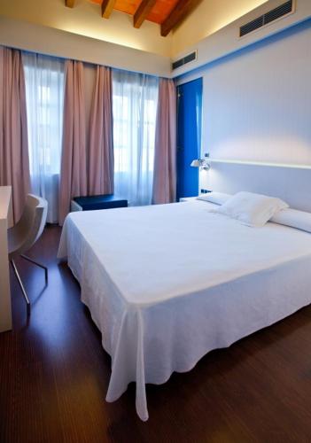 1 twin bed
