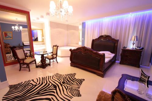 

Miami Motel ( ADULT ONLY )