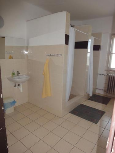 Habitación Doble con baño compartido - 2 camas