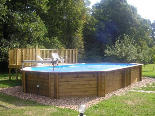 مسبح, Les Sapins in Chateauneuf-sur-Loire