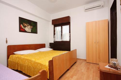 One-Bedroom Apartment room in Apartments by the sea Stanici Omis - 2765