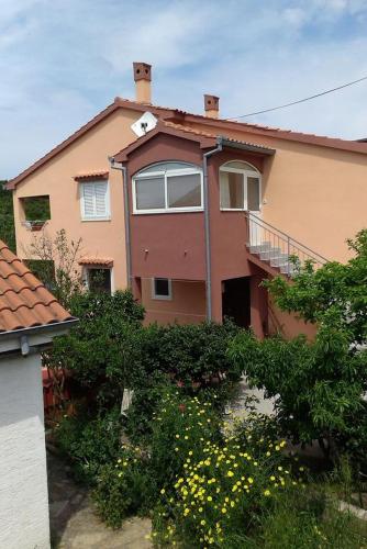  Apartment Brgulje 6250b in Brgulje