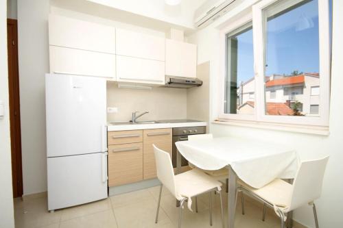 Apartments by the sea Verunic Dugi otok - 8103 - main image