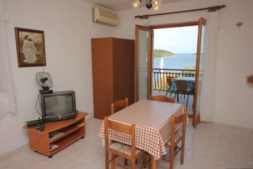 Apartment Vis 2470a