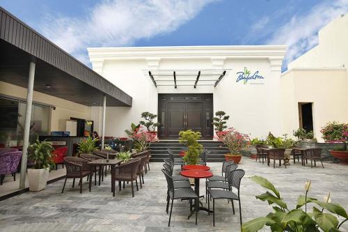 バンブー グリーン リバーサイド ホテル