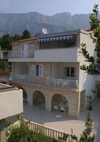 Apartments by the sea Tucepi Makarska - 2666