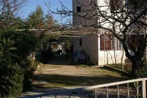 Apartments by the sea Rogoznica - 4313 - image 13