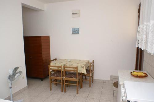 One-Bedroom Apartment with Terrace and Sea View image 2
