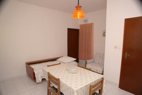 One-Bedroom Apartment with Terrace and Sea View image 1