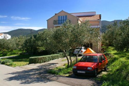 Apartments with a parking space Kneza Korcula - 4343 