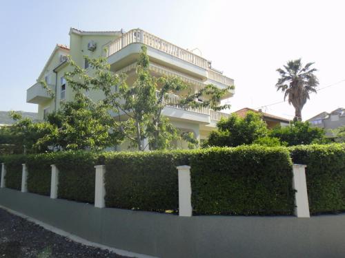 Apartments Roko – khách sạn tại Kastel Luksic