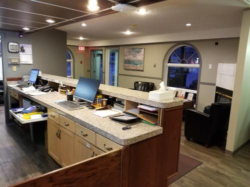 Előcsarnok, Travelodge by Wyndham Edmonton Airport near Edmontoni nemzetközi repülőtér