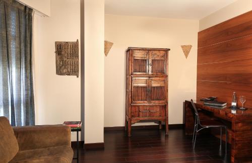 Hotel Gran Derby Suites - image 11