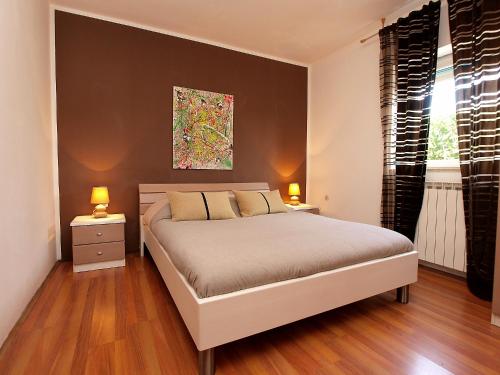 2 bedrooms, 4 beds