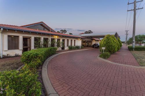 Exterior view, banksia motel collie in Collie