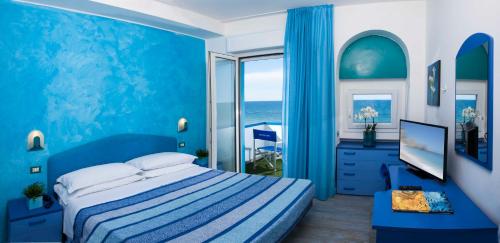 Quadruple Room with Sea View