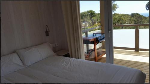 2 bedrooms, 4 beds
