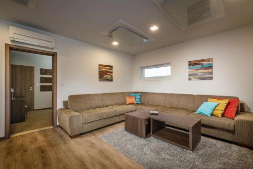 Apartment image 10