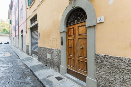 Santa Croce apartment - image 8