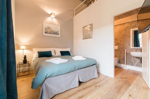 Santa Croce apartment - image 12