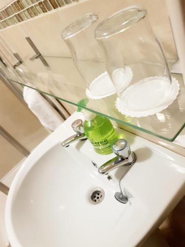 Belfast House Room Type - Double Room with Private Bathroom Belfast House Room Type - Double Room with Private Bathroom