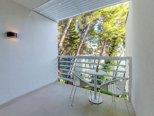 Standard Double Room with Balcony image 3