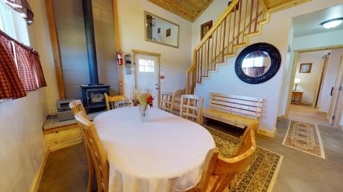 The Cedars Country Cottage, Solitude, Amazing Night Skies!! in Blanding, USA