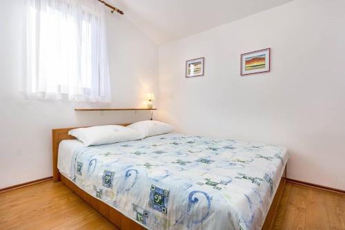 Apartments Karin - image 6