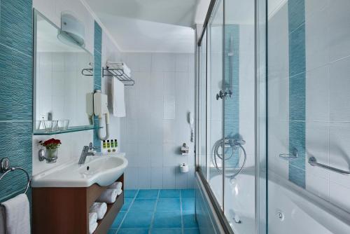 Panormo Beach Hotel - image 5