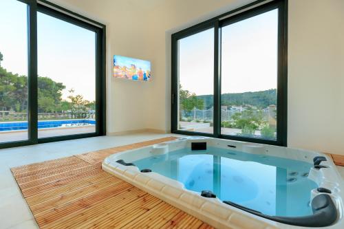 Villa Dubravka - heated outdoor pool and indoor jacuzzi