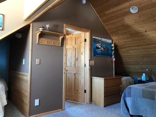 Cozy Cove Inn - image 3