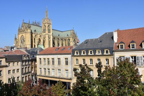 Grand Appartement Vue Cathédrale - Location saisonnière - Metz