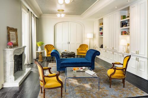 Adelphi Hotel