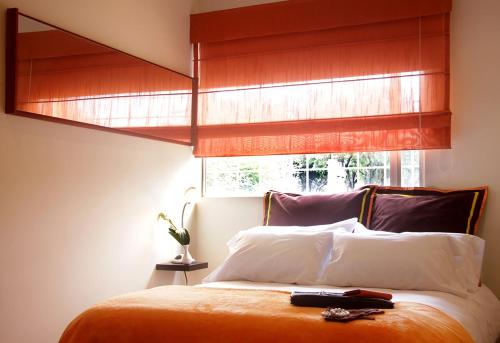 6 Suites Hotel
