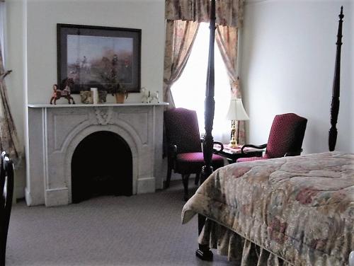 The Historic Mansion in New Haven, USA