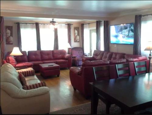 

JARVIS Edgewater Park & Beach 5BD Villa-Hotel