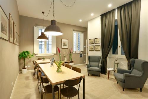 Tornabuoni Boutique - image 6