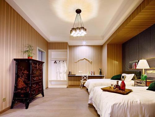 Twin Room with Terrace (Basement) image 2