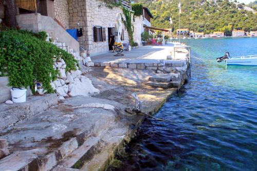  Apartment Zaklopatica 994b in Lastovo