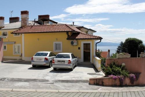 Apartments with a parking space Opatija - 7844
