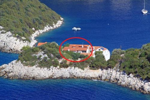 Apartments by the sea Zaklopatica Lastovo - 8341