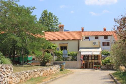  Studio Cres 7984b, Unterkunft in Cres